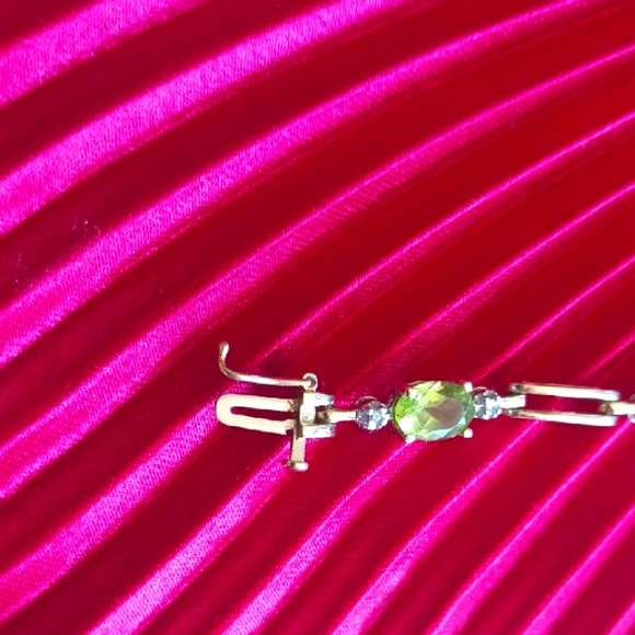 10k Yellow Gold, Diamond, Peridot Women's Tennis Bracelet 7" - Picture 6 of 11